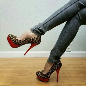 Leopard Round Toe High Heel Pumps